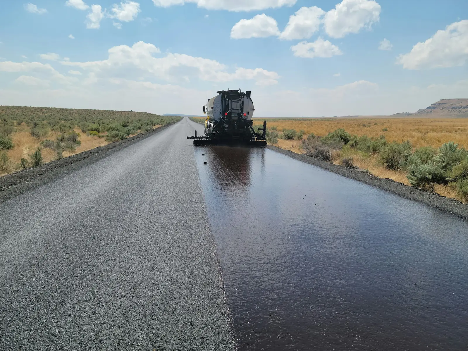 طرق ومواقف مجمع تجاري